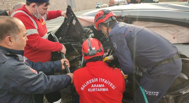 Balıkesir’de zincirleme trafik kazasında 4 kişi yaralandı