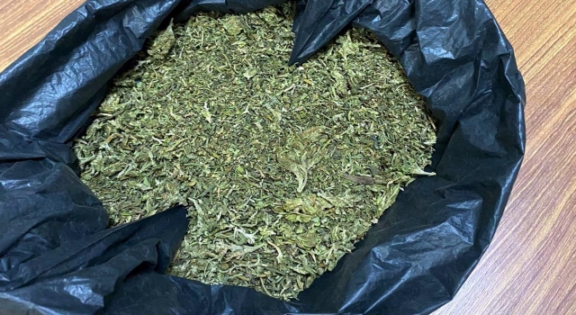 Sakarya’da otomobilde uyuşturucuyla yakalanan 7 zanlıdan biri tutuklandı