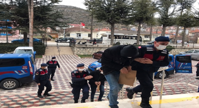 Bilecik’te köydeki konteynerden tarım aletlerini çaldıkları iddiasıyla 4 şüpheli tutuklandı