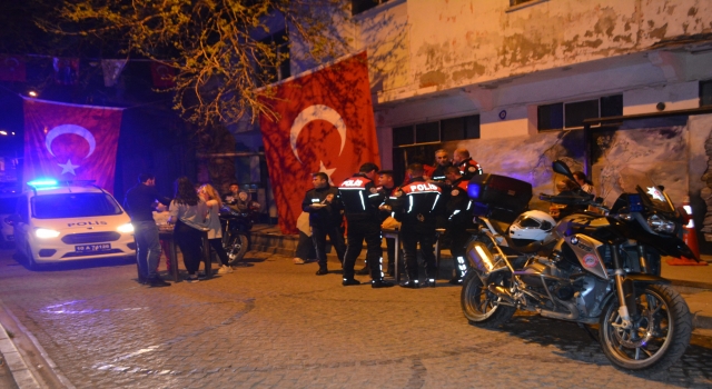 Balıkesir’de silahlı kavga ihbarına giden polislere sürpriz kutlama