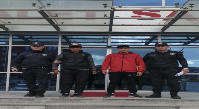 Edirne’de otomobil egzozu çaldıkları iddiasıyla 2 zanlı tutuklandı