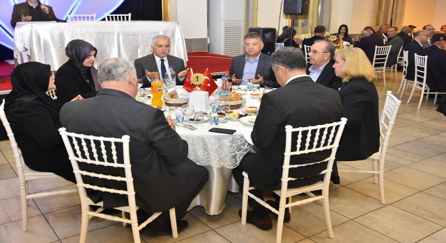 Vali Yıldırım, şehit aileleri ve gazilerle iftar yemeğinde bir araya geldi