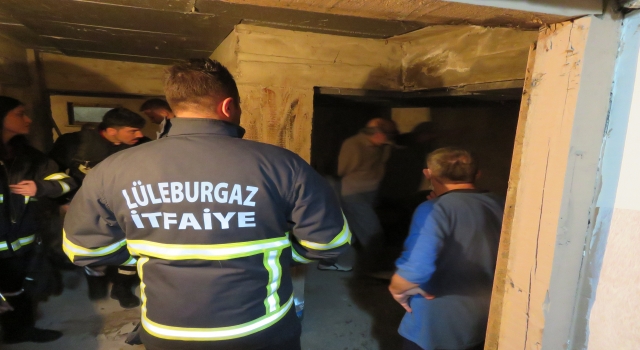 Lüleburgaz’da bir apartmanın bodrumunda çıkan yangın söndürüldü