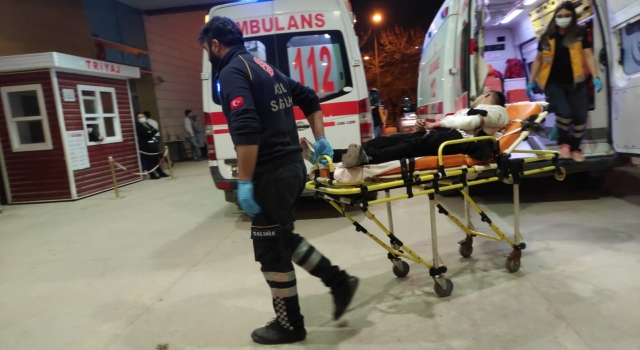 Bursa’da iki grup arasında çıkan kavgada 1 kişi bıçakla yaralandı