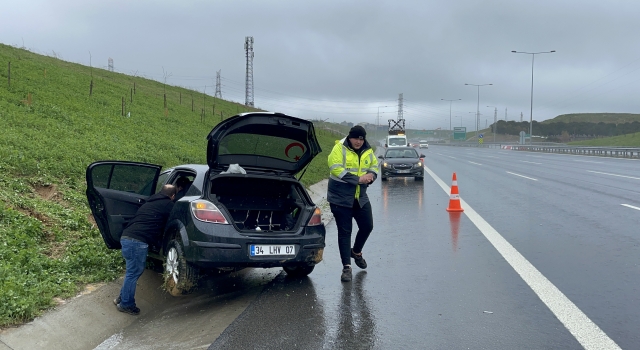 İstanbul’da seyir halindeki iki araç çarpıştı