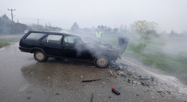Edirne’de otomobiller çarpıştı, 1 kişi öldü, 1 kişi yaralandı