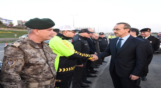 Vali Yavuz güvenlik güçleriyle iftar yaptı