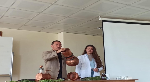 Burhaniye’deki ”Gastrobaçem” etkinliğinde şifalı bitkiler anlatıldı