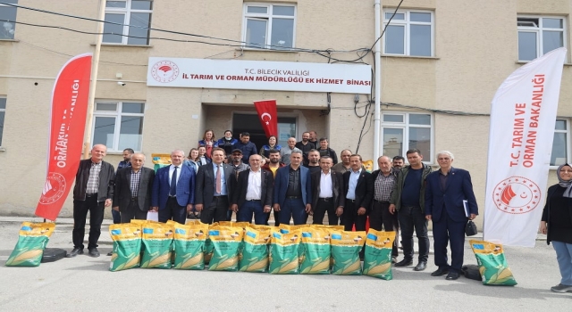Bilecikli çiftçilere dane mısır tohumu dağıtıldı 