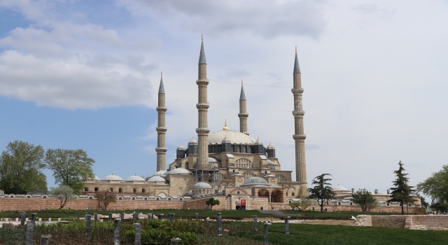 Selimiye Camisi’nde ramazanın son cuması kılındı