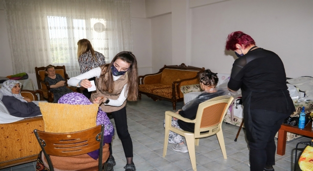 Biga’da belediye ekipleri bayram temizliği yaptı