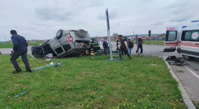 Tekirdağ’da iki otomobilin çarpıştığı kazada 4 kişi yaralandı