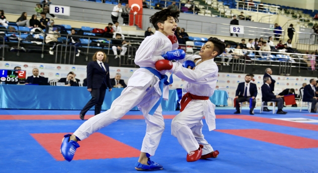 Türkiye Ümit, Genç ve 21 Yaş Altı Karate Şampiyonası Sakarya’da devam ediyor