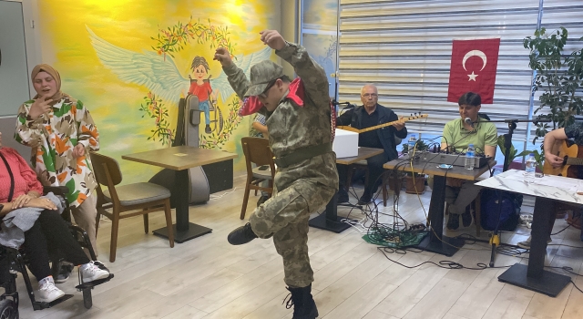 Tekirdağ’da temsili askerlik yapacak engellilere ”asker kınası” yakıldı