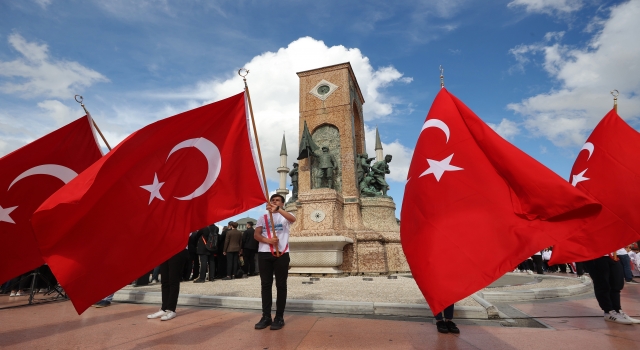 İstanbul’da 19 Mayıs Atatürk’ü Anma, Gençlik ve Spor Bayramı kutlanıyor