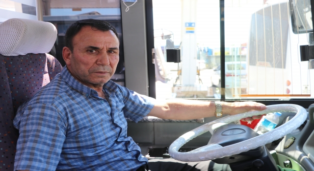 Minibüs şoförü, kalbinden rahatsızlanan yolcuyu sağlık merkezine yetiştirdi