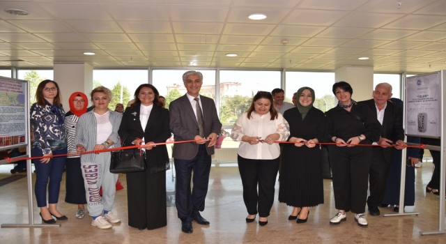 Tekirdağ NKÜ’de ”İzler Giysi Tasarımlarında Sarkoy Kilim Motifleri” sergisi açıldı