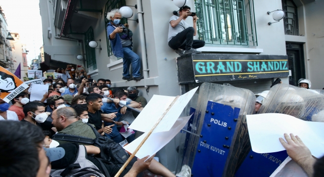 Beyoğlu’nda izinsiz gösteriye müdahale