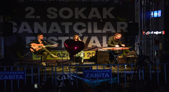Bursa’da ”2. Uluslararası Bursa Sokak Sanatçıları Festivali” final konseri verildi