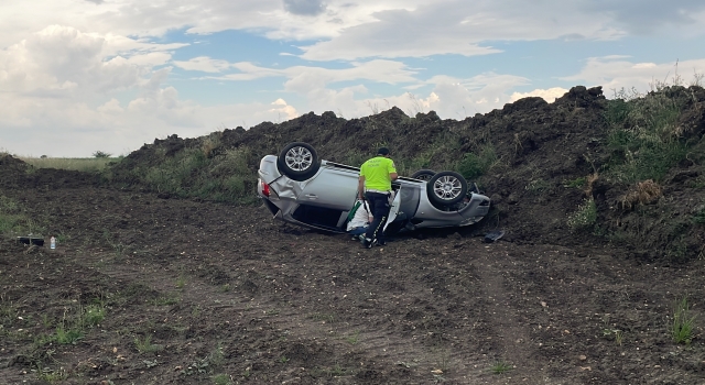 Edirne’de otomobilin devrilmesi sonucu 3 kişi yaralandı