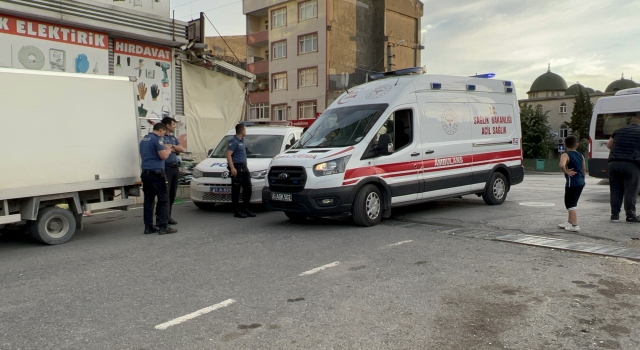 Kocaeli’de trafikte yol verme kavgasında bir kişi bıçakla yaralandı