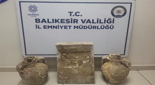 Balıkesir’de tarihi eser operasyonunda mezar steli ve amfora ele geçirildi