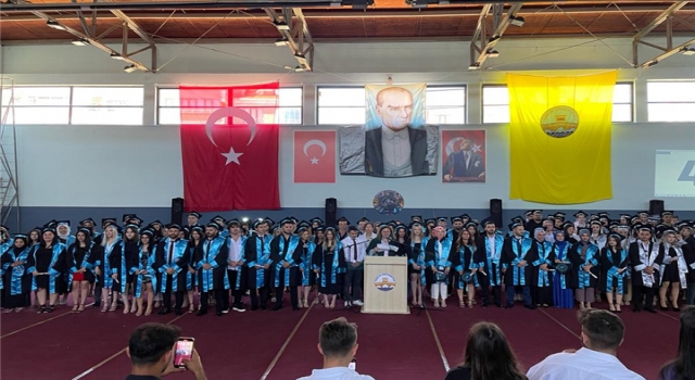 Trakya Üniversitesinin Keşan’daki yüksekokullarında mezuniyet törenleri yapıldı