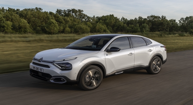 Citroen, yeni C4 X’i dünyaya İstanbul’dan tanıttı