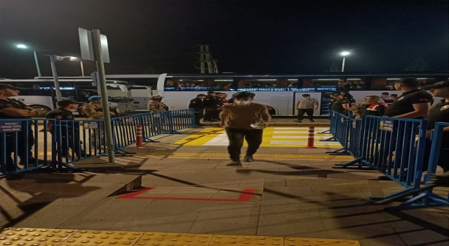 Kocaeli ve çevre illerde yakalanan 272 düzensiz göçmen ülkelerine gönderildi