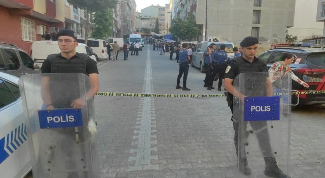 Esenyurt’ta bir kişi, annesi ile iki kardeşini öldürdü
