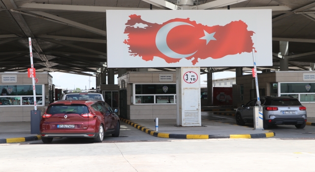 Kapıkule Sınır Kapısı’nda bayram yoğunluğu yaşanıyor