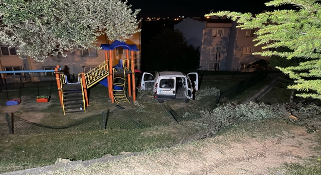 Kocaeli’de panelvanın çocuk parkına uçtuğu kazada 1 kişi öldü, 1 kişi yaralandı
