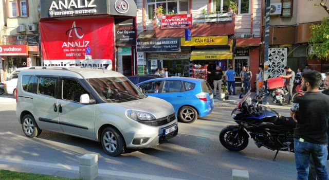 Kocaeli’de çaldığı hafif ticari araçla yayaya çarpan kişi yakalandı