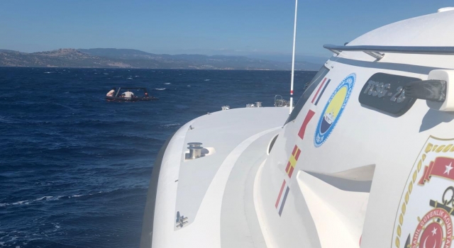 Çanakkale açıklarında geri itilen 13 düzensiz göçmen kurtarıldı