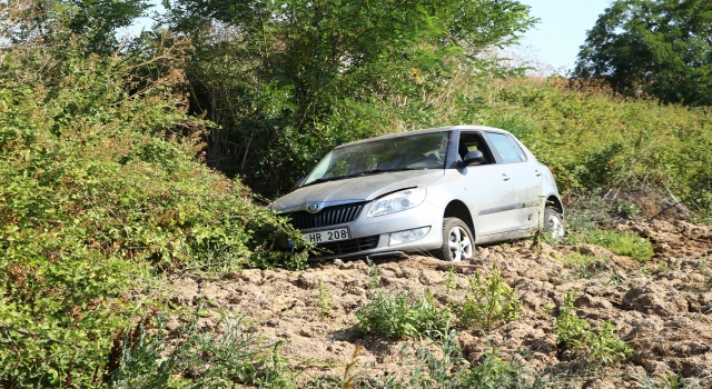 Tekirdağ’da tarlaya devrilen otomobilde sıkışan kadın kurtarıldı