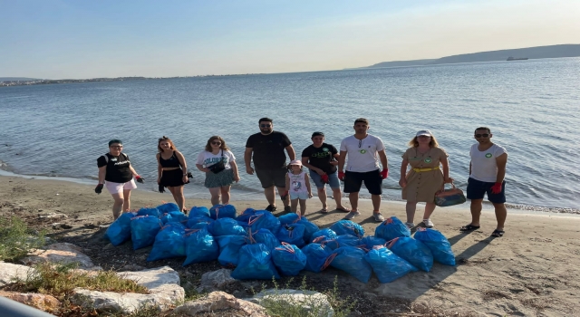 Çanakkale’de Ahbap gönüllüleri çevre temizliği yaptı