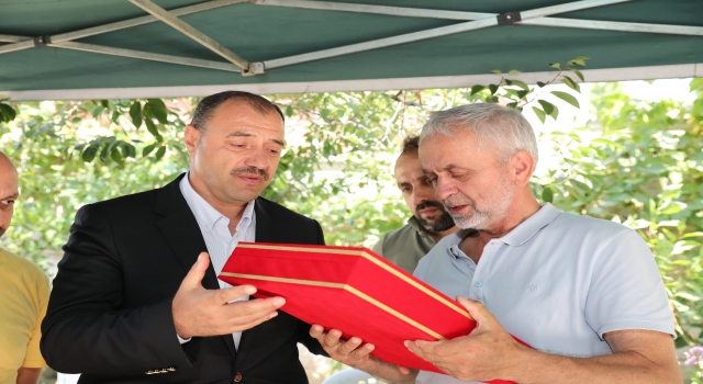 Şehit babası Civelek, Vali Kaldırım’ın ziyaretinde Kur’anı Kerim okudu