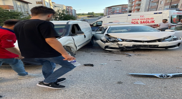 Bilecik’teki trafik kazasında 3 kişi yaralandı