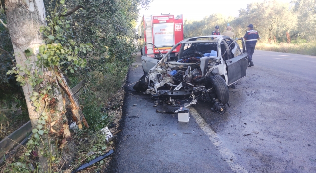 Bursa’da ağaca çarpıp alev alan otomobilin sürücüsü öldü