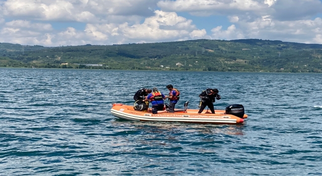 Sakarya’da serinlemek için göle giren genç boğuldu