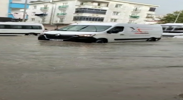 GÜNCELLEME İstanbul’da yağış nedeniyle bazı yerleri su bastı