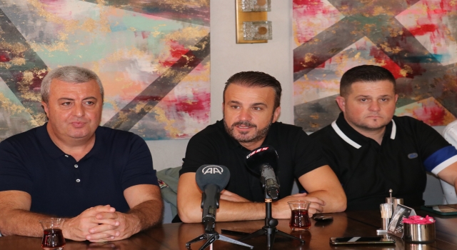 Sakaryaspor Kulübü Başkanı Cumhur Genç’ten kadro yapılanmasıyla ilgili açıklama: