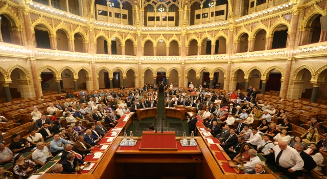 Türk kökenli milletlerin temsilcileri Macaristan Ulusal Meclisi’nde buluştu