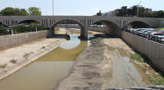 Biga’daki Kocabaş Çayı temizleniyor