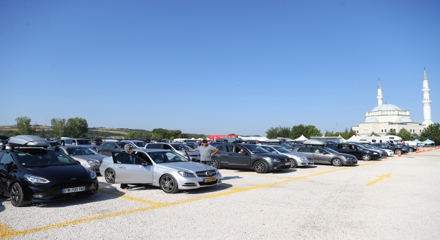 Türkiye’ye sevinçle gelen gurbetçilerin Kapıkule’den ”hüzünlü” dönüşleri devam ediyor