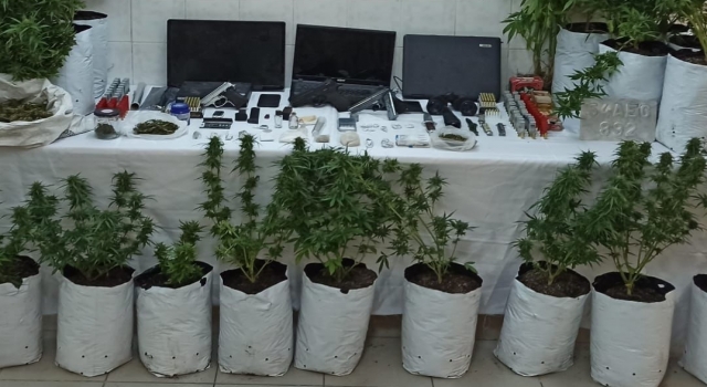 Sakarya’da bir evde 8 kilo 965 gram uyuşturucu ele geçirildi
