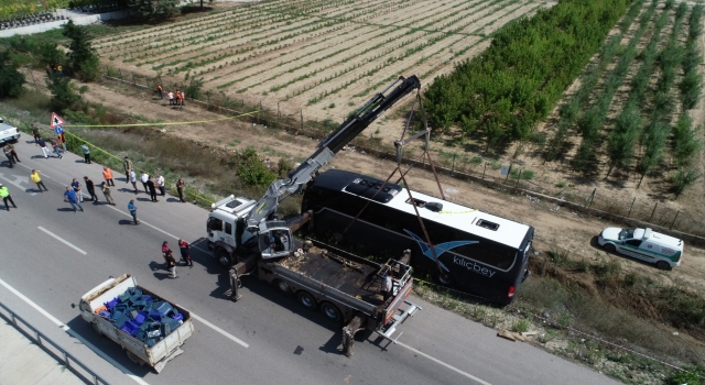 Çanakkale’de devrilen tur otobüsündeki 1 kişi öldü, 54 kişi yaralandı