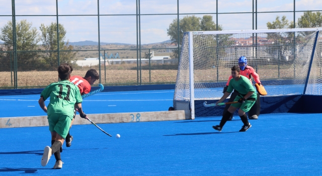 Çim hokeyi U16 KızlarErkekler ve KadınlarErkekler 5S 2.lig PlayOff maçları başladı