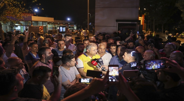 Bıçaklı saldırıya uğrayan taksi şoförü için meslektaşları kontak kapattı