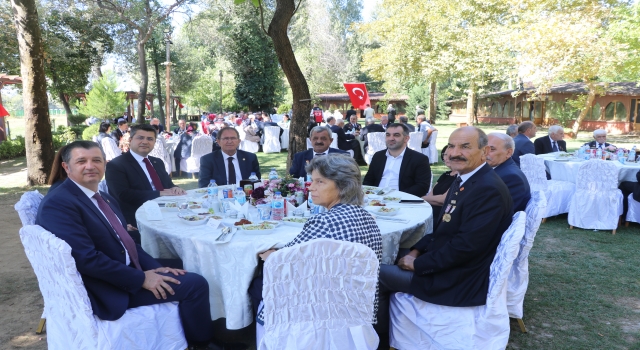 Edirne’de gaziler onuruna yemek programı düzenlendi